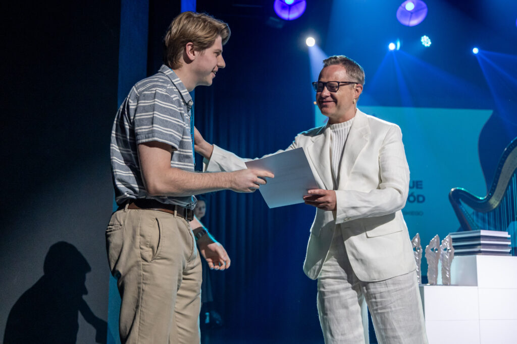 Łukasz Maciejewski wręcza Nominacje do Nagród im. Jana Machulskiego